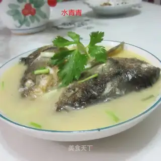 Onion fish head soup