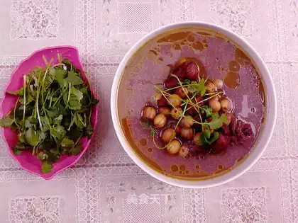 Lotus chicken soup