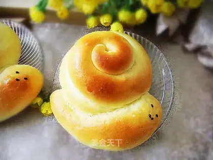 Milky snail bread
