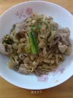Onion-cracker and meat