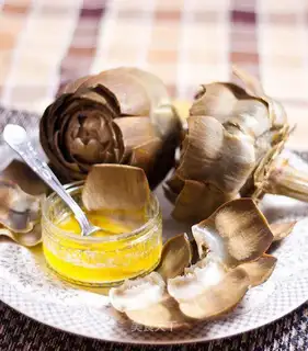A boiled artichoke