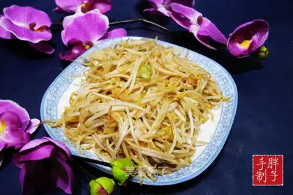 The green bean sprouts