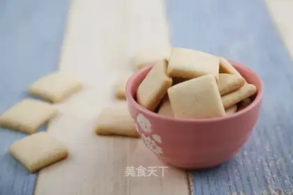 A little milk cracker