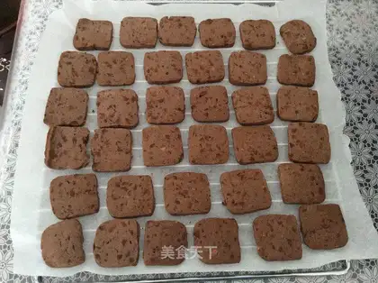 Chocolate peanut cookies
