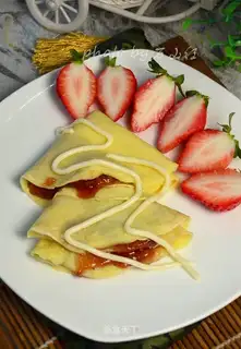 Strawberry croissants
