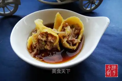 Roach pork clams and dumplings