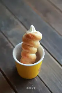 Spiral bread cream rolls