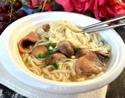 Straw mushrooms with thin meat
