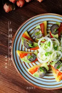 The embroidery of sea cucumber salad