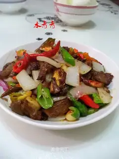 Onion fried lamb