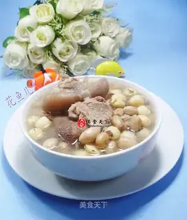 Peanut Lotus pig hoof soup