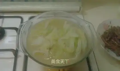 Fresh soup and cabbage