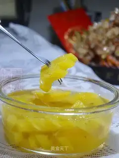 Pineapple can