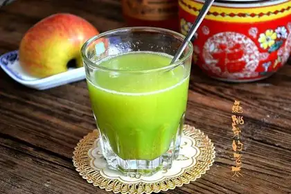 Celery apple juice