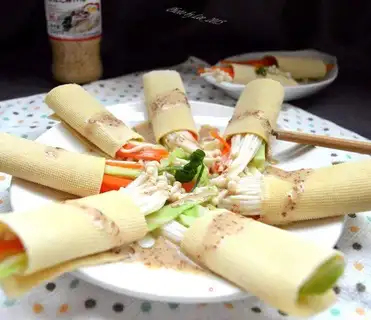 A thousand salad rolls of time