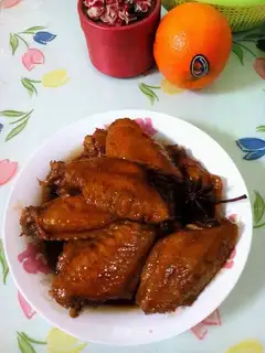 Red chicken wings