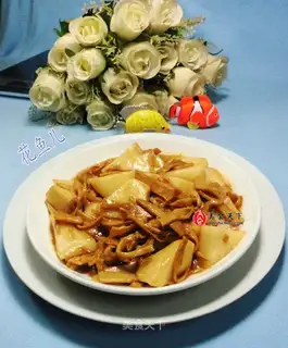 The water boils pastry