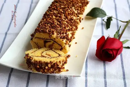 Almond cake roll