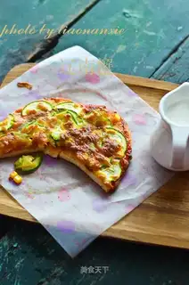 Sweet entourage and melon pizza