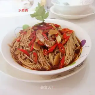 Spicy garlic noodles