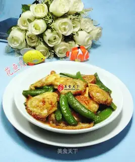Sweet beans fried quail eggs