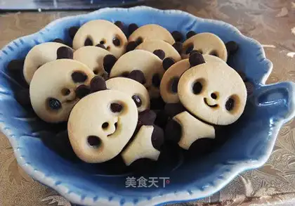 Pretty panda cookies