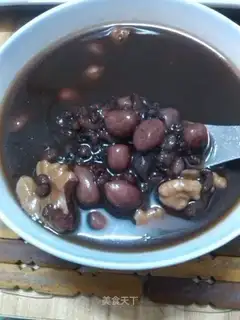 Black rice peanut pecan porridge