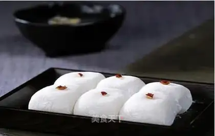 Rice flour bee cake