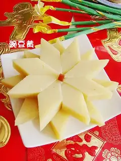 Beijing-style snack pea yellow