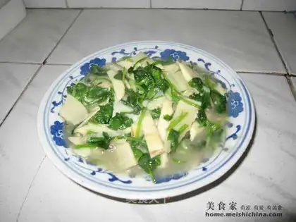 stir-fried winter bamboo shoots with shepherd's purse
