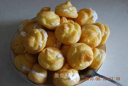 Cream puffs