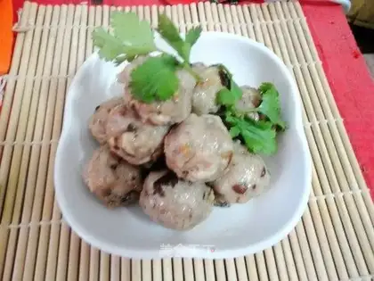Steamed handmade meatballs