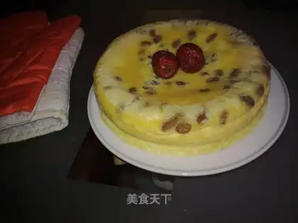 Delicious raisin cake