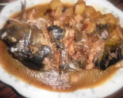 Stewed potatoes with three scales