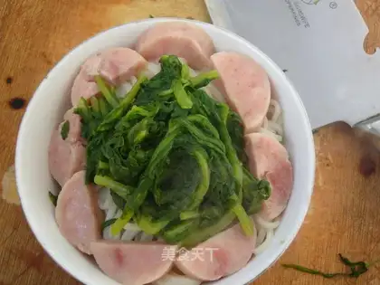 New Year's staple egg noodles