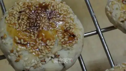 Crispy red bean cake