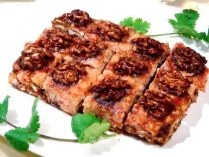 Crispy peach kernel duck recipe