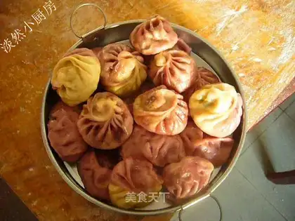 Two-color steamed buns