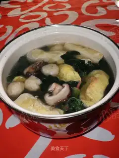 Egg dumplings, fish balls, leaf buns and soup