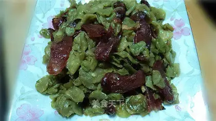 stir-fried dried lettuce with sausage