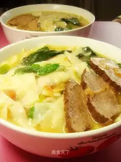 Beef and willow leaf noodles with vegetables