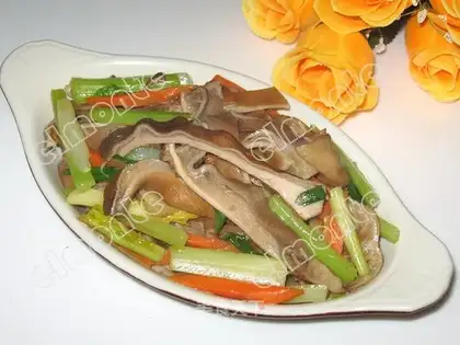 Pork tripe with celery