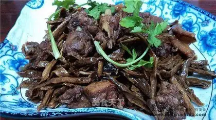 Dried bamboo shoots and beer duck