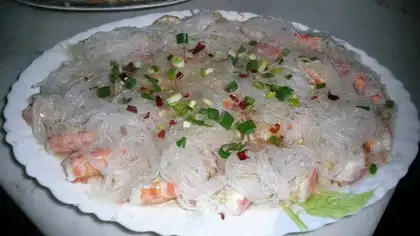 Steamed shrimp with vermicelli and garlic