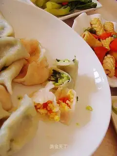 Tomato and egg dumplings