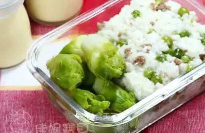 Braised rice with white oil and peas