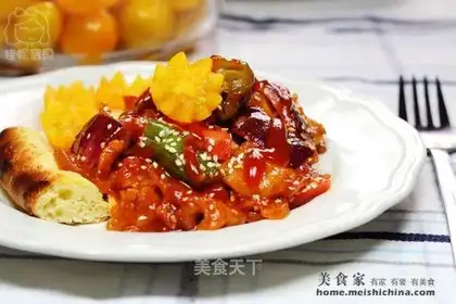 Pan-fried pork belly with naan
