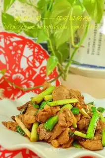 Twice-cooked pork with garlic sprouts