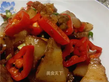 Spicy fried pork face meat