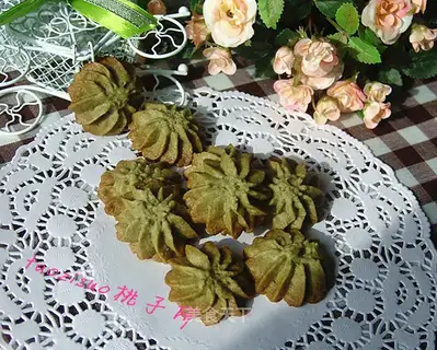 Cream and tea cookies